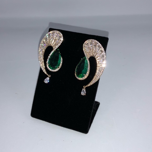 Emerald Talay Earrings - Picture 6 of 11